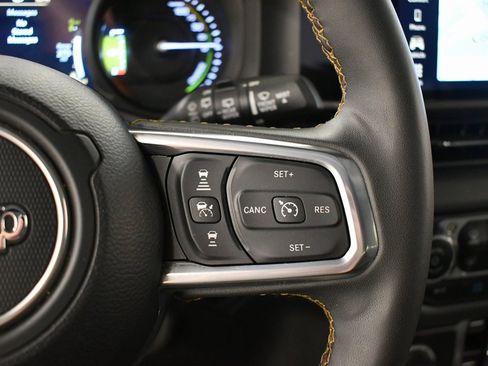 Used 2024 Jeep Wrangler Unlimited Sahara image 21