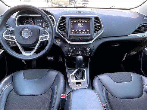 Used 2018 Jeep Cherokee Latitude Plus w/ Comfort/Convenience Group image 7