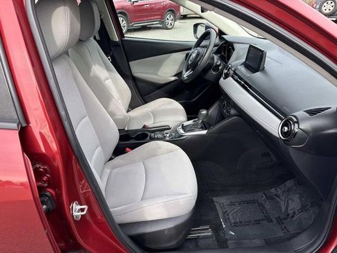 Used 2019 Toyota Yaris LE image 9