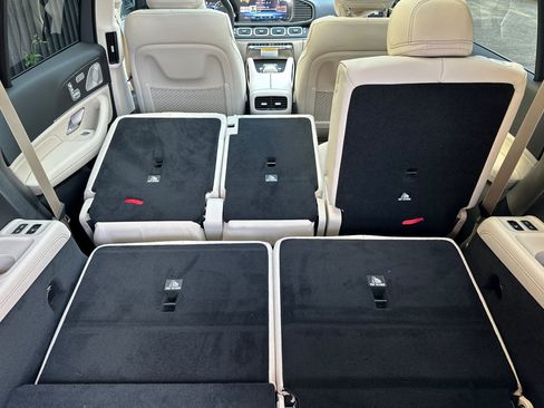 New 2026 Mercedes-Benz GLS 450 4MATIC image 15