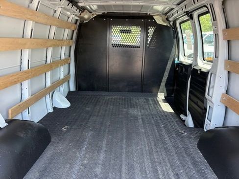 Used 2024 GMC Savana 2500 w/ Driver Convenience Package RWD image 9