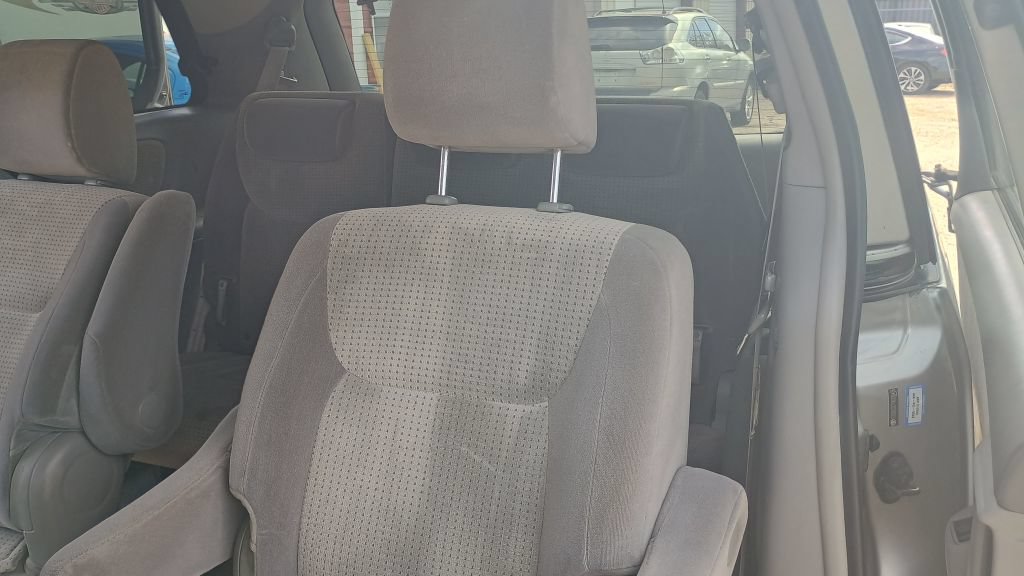 Used 2009 Toyota Sienna CE FWD image 19