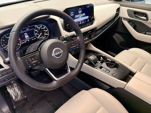 Used 2023 Nissan Rogue SL w/ SL Premium Package FWD image 7