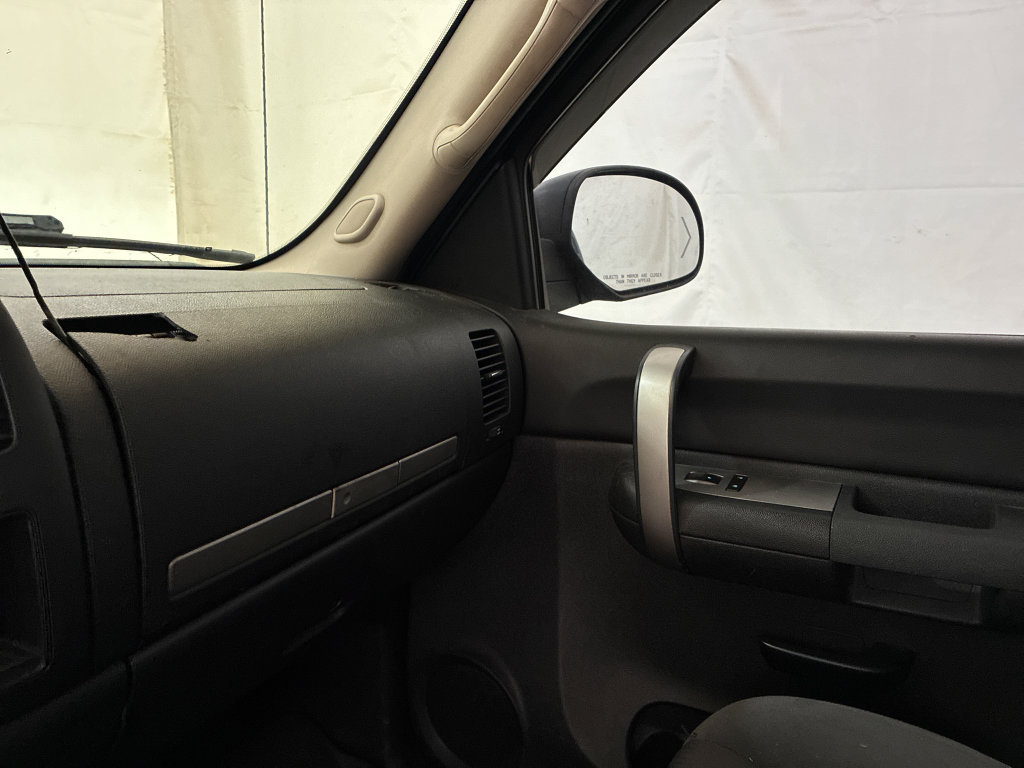 Used 2009 Chevrolet Silverado 1500 LT w/ Power Pack Plus AWD/4WD image 19