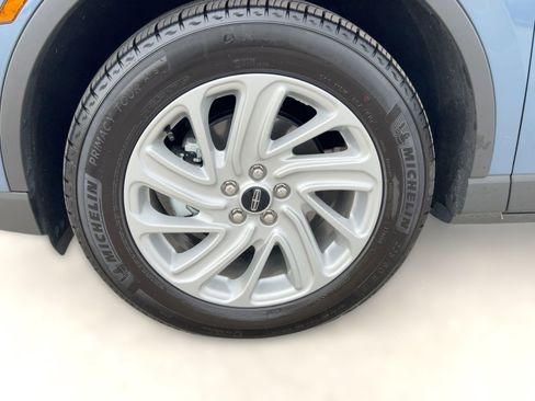 Used 2025 Lincoln Corsair FWD image 12