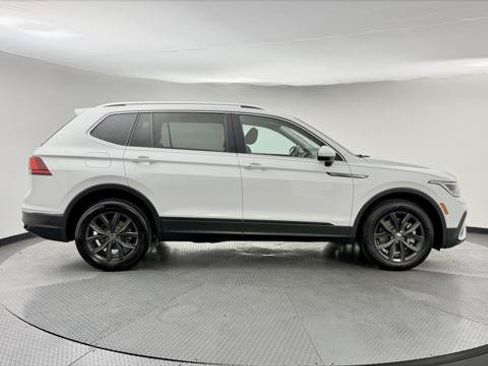 Used 2024 Volkswagen Tiguan Wolfsburg Edition FWD image 11