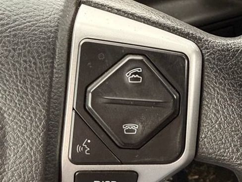 Used 2015 Toyota Tundra SR5 AWD/4WD image 16