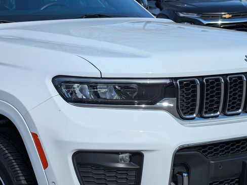 Used 2023 Jeep Grand Cherokee L Overland w/ Advanced Protech Group III image 10