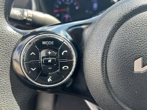 Used 2022 Kia Soul LX FWD image 31