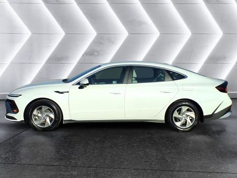 New 2025 Hyundai Sonata SE image 2