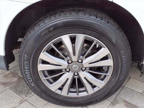 Certified 2018 Nissan Pathfinder S image 11