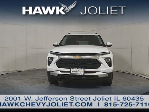 Used 2025 Chevrolet TrailBlazer LT AWD/4WD image 3