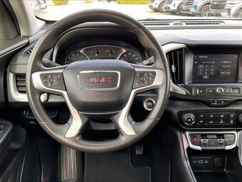 Used 2024 GMC Terrain SLE image 5