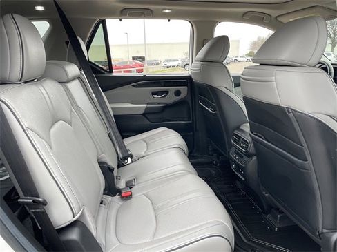 Certified 2025 Honda Pilot Elite image 29