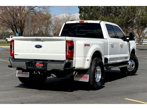 Used 2024 Ford F350 Lariat image 2