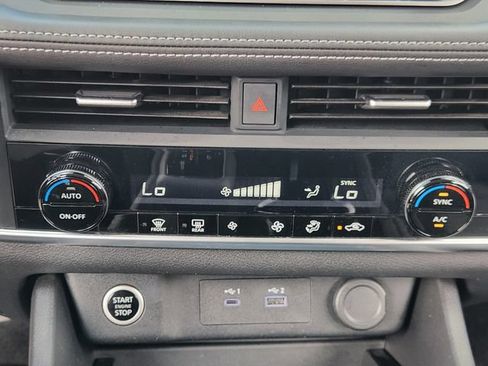 Used 2023 Nissan Rogue SV FWD image 18