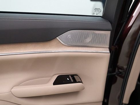Certified 2025 Volvo EX90 Ultra AWD/4WD image 21
