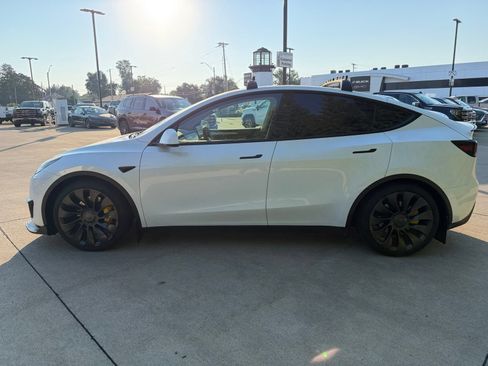 Used 2024 Tesla Model Y Performance AWD/4WD image 8