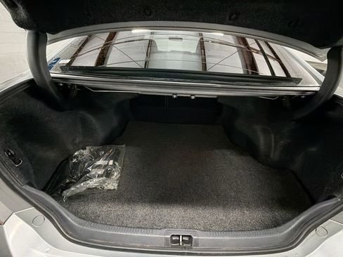 Used 2016 Toyota Camry LE image 22