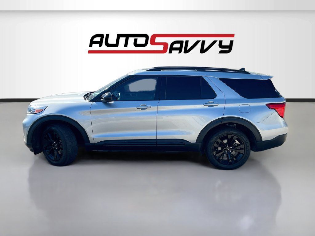 Used 2023 Ford Explorer XLT w/ Equipment Group 202A AWD/4WD image 4