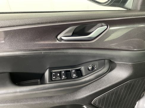 Used 2023 Jeep Grand Cherokee L Laredo w/ Luxury Tech Group I image 15