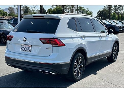 Used 2018 Volkswagen Tiguan SEL AWD/4WD image 6