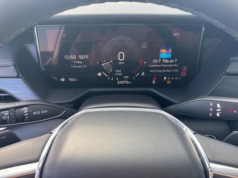 Used 2025 GMC Acadia Elevation image 15