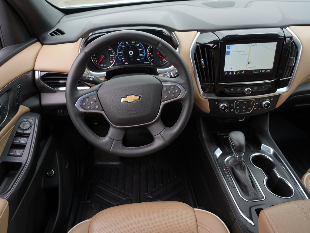 Used 2023 Chevrolet Traverse Premier AWD/4WD image 21