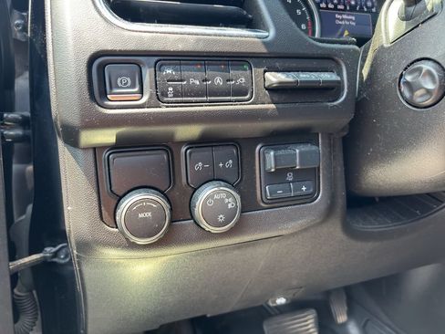 Used 2021 Chevrolet Tahoe Premier w/ Premium Package RWD image 14