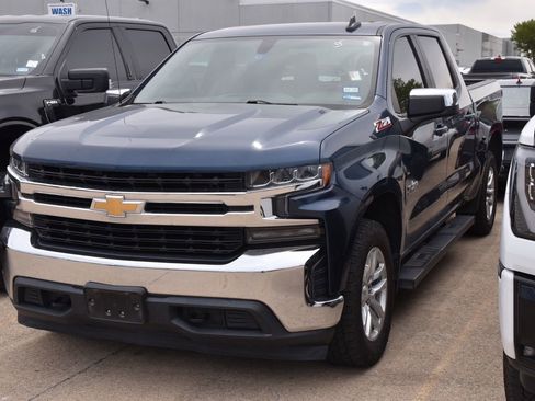 Used 2019 Chevrolet Silverado 1500 LT w/ Texas Edition image 2