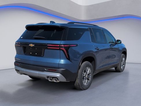 New 2026 Chevrolet Traverse LT image 3