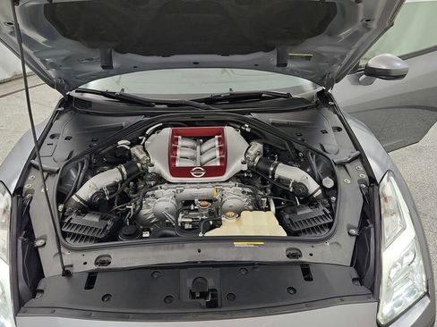 Used 2016 Nissan GT-R Black Edition image 44