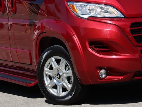 Used 2023 RAM ProMaster 2500 w/ Premium Convenience Group (B) image 9