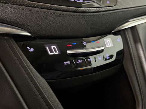 Used 2018 Cadillac XT5 Luxury w/ Driver Awareness Package FWD image 23