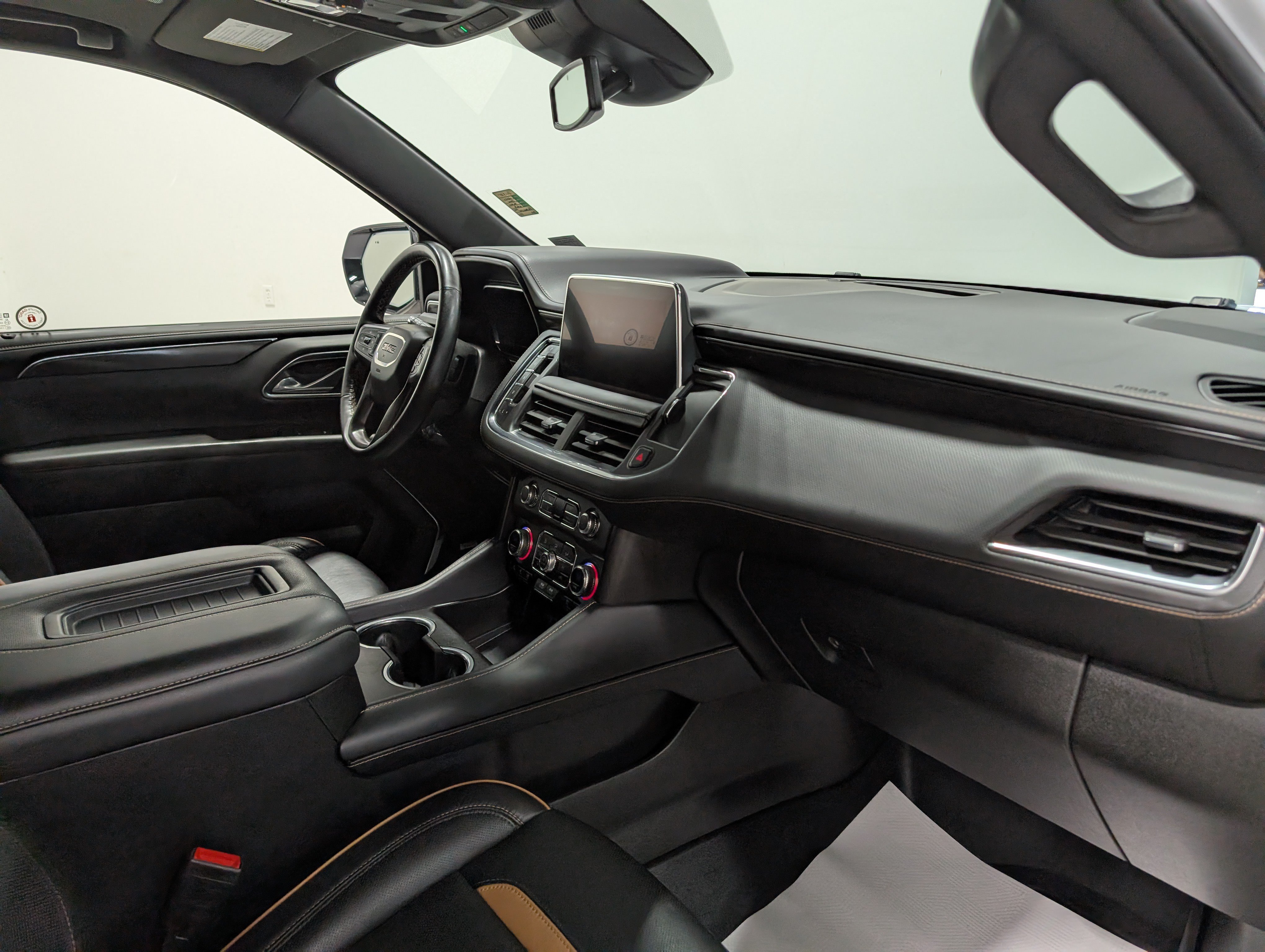 Used 2024 GMC Yukon AT4 w/ Technology Package AWD/4WD image 20