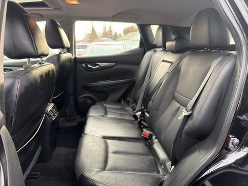 Used 2018 Nissan Rogue Sport SL w/ SL Premium Package image 12