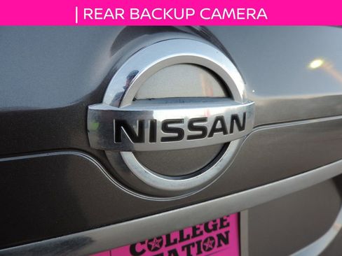 Used 2018 Nissan Rogue SV image 11