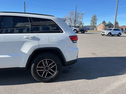Used 2019 Jeep Grand Cherokee Trailhawk w/ Trailhawk Luxury Group AWD/4WD image 6