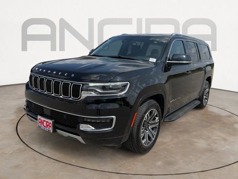 Used 2024 Jeep Wagoneer L Series II RWD image 7