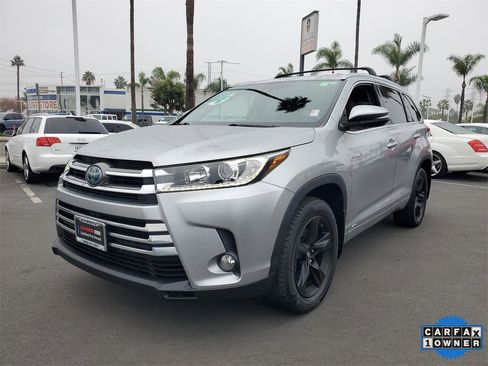 Used 2017 Toyota Highlander Limited image 2