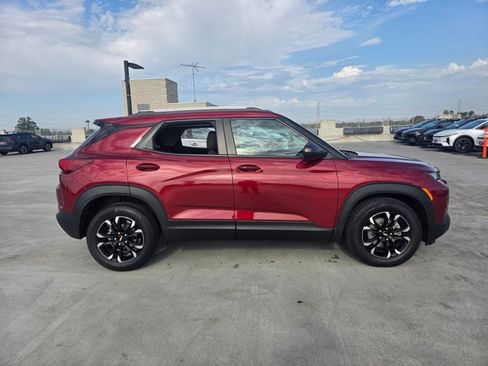 Used 2023 Chevrolet TrailBlazer LT FWD image 4