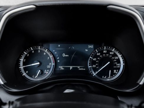 Used 2021 Toyota Highlander XLE image 28