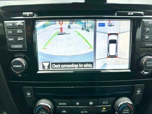 Used 2017 Nissan Rogue SL w/ SL Premium Package FWD image 25