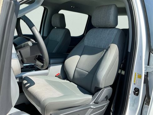 Certified 2024 Ford F250 XLT w/ FX4 Off-Road Package image 21