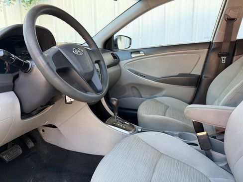 Used 2016 Hyundai Accent SE FWD image 12
