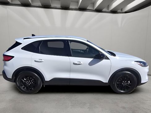 Used 2020 Ford Escape SE Sport image 6