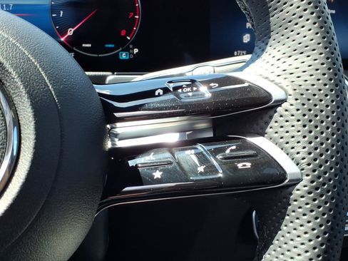 New 2026 Mercedes-Benz GLB 250 4MATIC image 19