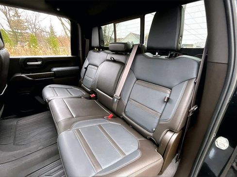 Used 2023 GMC Sierra 3500 Denali w/ Denali Ultimate Package image 32