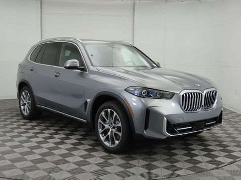 Used 2026 BMW X5 sDrive40i w/ Parking Assistance Package image 4