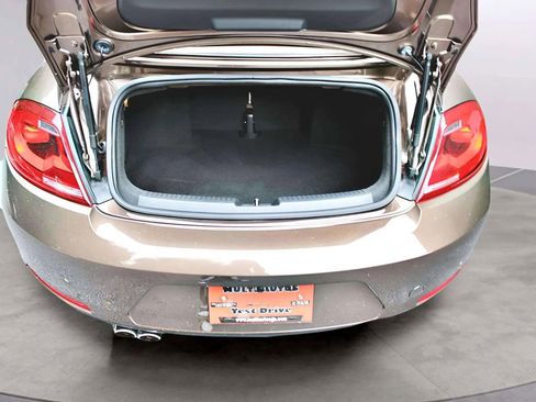 Used 2013 Volkswagen Beetle 2.5 image 4